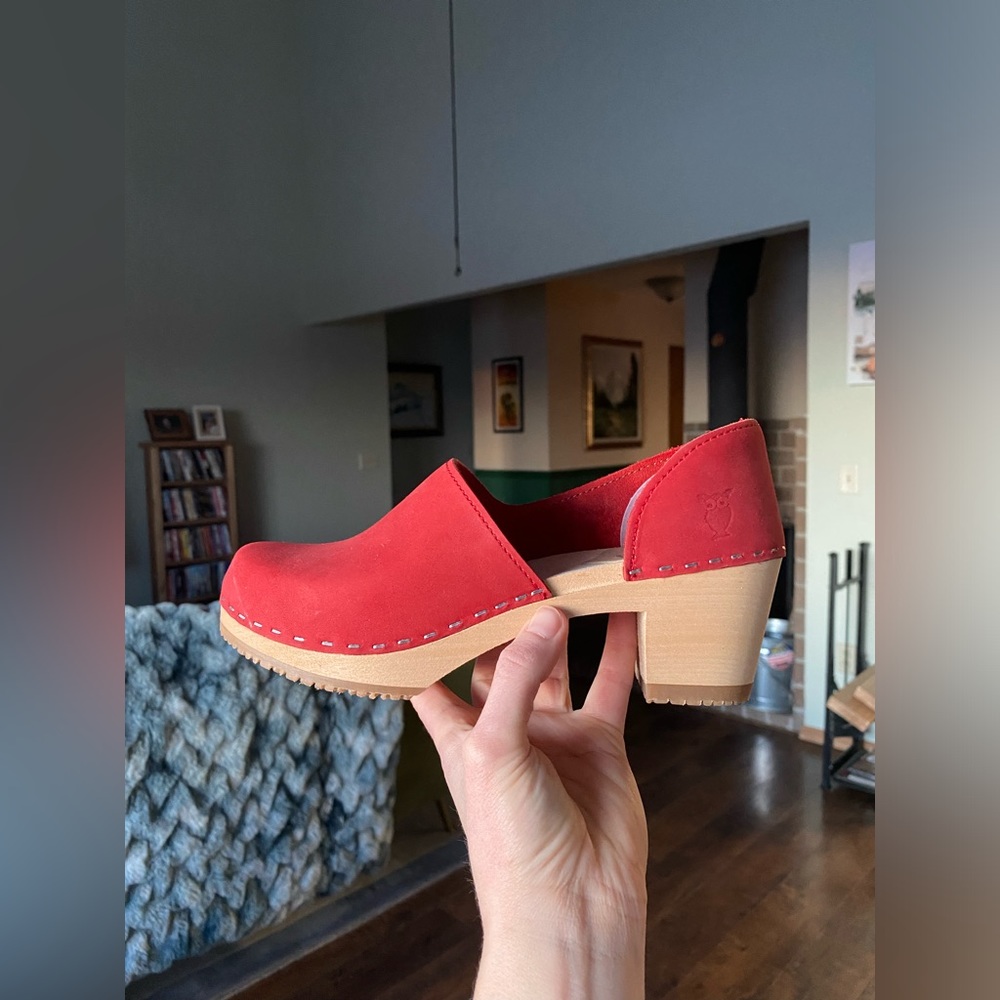 NWT Sandgren’s Brett Red Suede Clogs size 37 - Picture 3 of 14